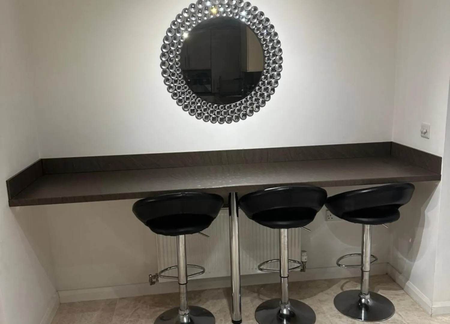 Homestay Cosy Double Bedroom In Newcastle Upon Tyne - Access To Shared Kitchen, Shared Lounge And Shared Conservatory Areas Inc Sky Tv And Netflix